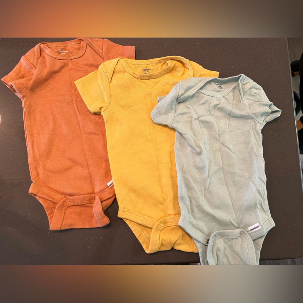 0-3 month gerber onesies
